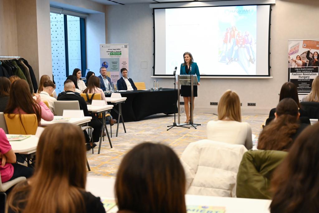 Keresd a jelet! ökocímkeverseny, döntő, megnyitó Keresd a jelet! ökocímkeverseny, döntő, megnyitó